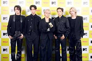 STARGLOW「STARGLOW、【MTV VMAJ 2026】で＜Rising Star Award＞受賞＆「Slam Dunk」ライブ初披露」