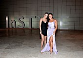 「セレーナ・ゴメス＆デミ・ロヴァート、25年以上にわたる友情を振り返る「心から愛している」」1枚目/1