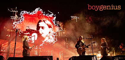 ＜インタビュー＞ボーイジーニアスが語る、全米4位獲得『ザ・レコード』と誰もが彼女たちに夢中になる理由