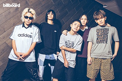 ＜インタビュー＞SugLawd Familiar 「震える足で進む、それでもみんな一緒だ」――1stアルバム『FURAAMAN ANTHEM』に凝縮された軌跡と感情