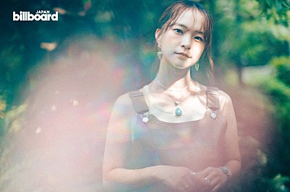 ＜インタビュー＞Leola、10年の軌跡とその先へ――『Chase The Stars』に込めた“憧れは、未来を照らす星”