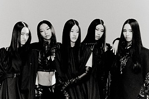 ＜コラム＞eyed、無機質なモノクロームで目を奪う5人組が誕生